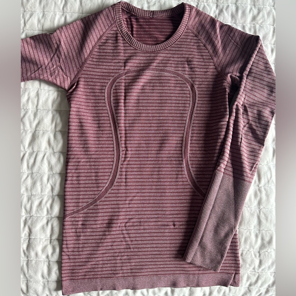 Lululemon swiftly tech long sleeve, size 6